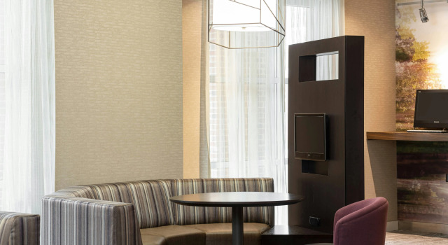 Courtyard by Marriott Charlottesville - University Medical Center, Забронировать Отель Шарлотсвилл Shenandoah National Park, рядом с UVA Children's Hospital