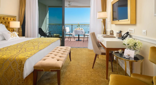 Двухместный номер Premium с балконом и seafront Hotel Villa Harmony