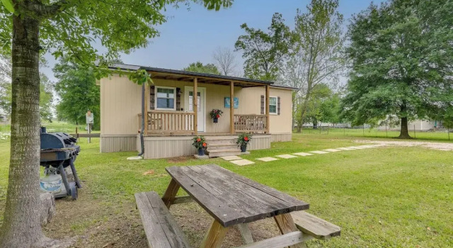 Коттедж Near Parks & Lakes: Pet-friendly Winnie Cottage