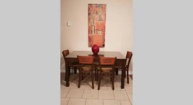 1-Bedroom Apartment Sweet #7 by Amazing Property Rentals, Rezerwuj Apartament Hotele w Outaouais z parkingiem, Parking