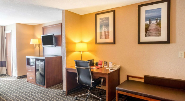 Люкс c 1 комнатой Comfort Suites
