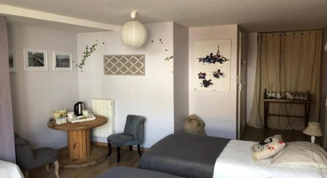 L'Arbre d'Alaïs, Đặt Khách sạn Saint-Fulgent Puy du Fou