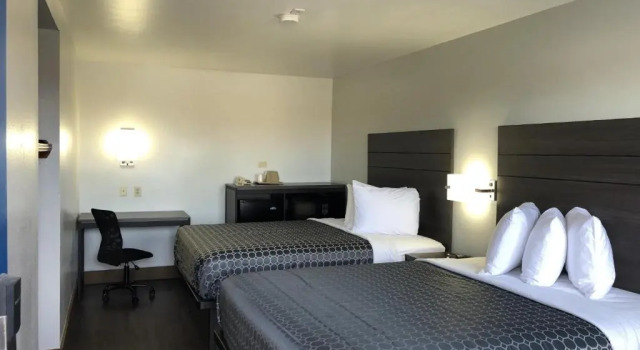 Четырёхместный номер Standard Americas Best Value Inn & Suites San Antonio Arena District