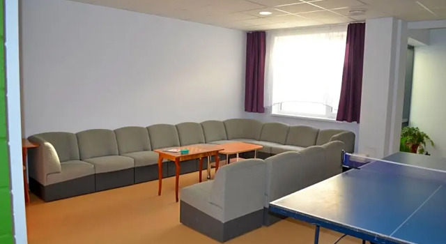 Valmieras tehnikuma dienesta viesnīca, Rezervovat Hotel Hotely v Valmiera s parkováním, Parkování