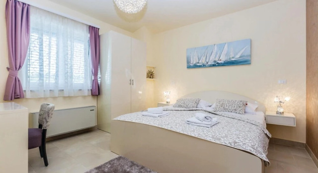 Amazing Home in Kornic with Hot Tub, WiFi & 1 Bedrooms, Varaa Hotelli Hotellit Kvarner Islands uima-altaalla, Uima-allas