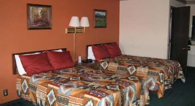 Четырёхместный номер Standard Branding Iron Motel