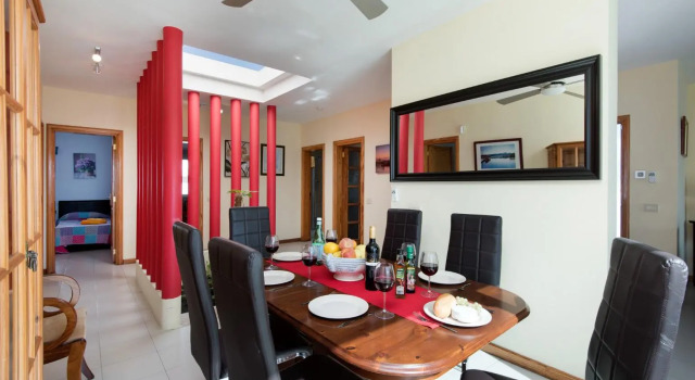 Villa Reyes