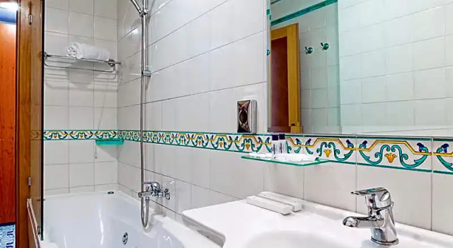 Двухместный полулюкс Mediterranea Hotel & Convention Center