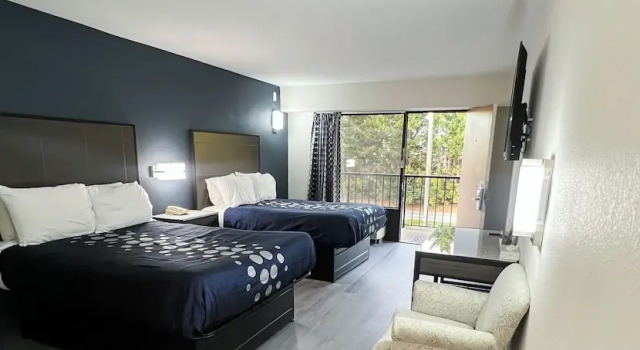 Четырёхместный номер Standard Travel Inn