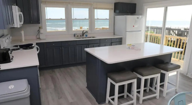 Ocean Front with Spectacular Views!