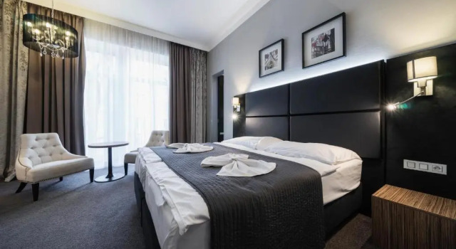 Habitación triple Superior Hotel NOIR