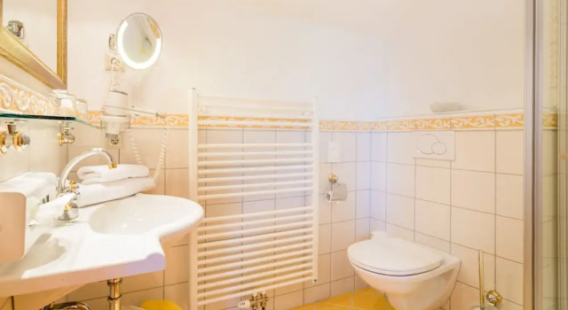 Одноместный номер Comfort с балконом Hotel AlpenSchlössl