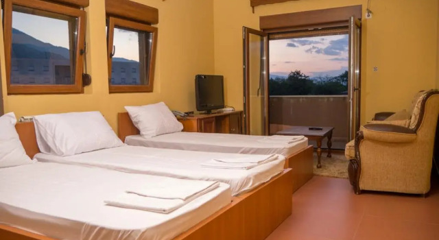 Семейный номер Standard с балконом Hotel Perjanik