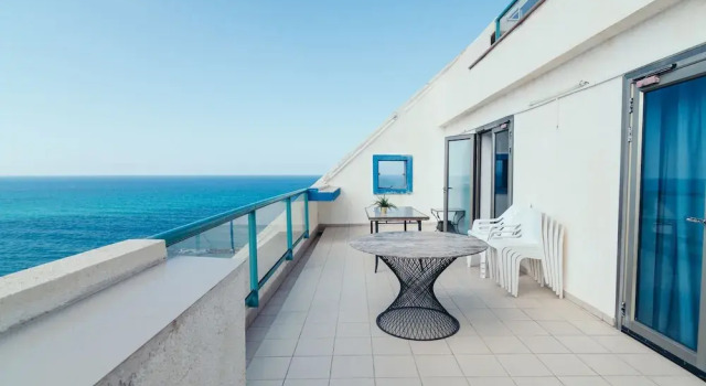 Habitación familiar Estándar 3 habitaciones ático con balcón y con vista al mar Almog Beach Apartments מגדלי חוף הכרמל חיפה