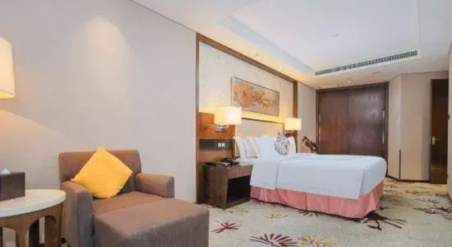 Люкс Deluxe c 1 комнатой с видом на озеро Nanchang Kaimei Hotel (bayiguangchangdian)