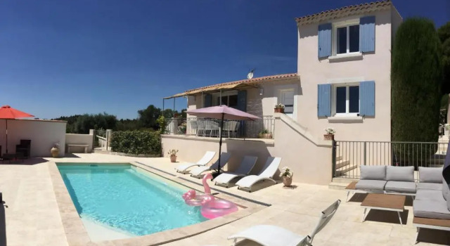 Agréable Location Vacances Climatisée, Piscine Chauffée, Proche du Centre D'Aureille À Pieds, Jolie Vue - 8 Prs- Ls2-287-L'Oustau