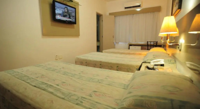 Четырёхместный номер Standard Ideal Praia Hotel