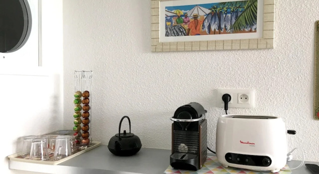 Apartment With one Bedroom in Guérande, With Wonderful sea View, Shared Pool, Enclosed Garden - 600 m From the Beach, Забронировать Апартаменты/квартира Отели Геранд с парковкой, Парковка