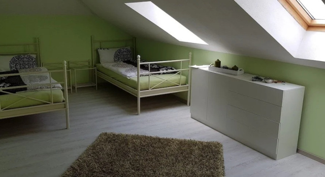 Ferienhaus Fichtenwalde, 160qm, 3SZ, 2BD, Küche, VDSL, Réserver Hôtel Hôtels à Beelitz avec parking, Parking
