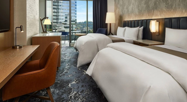 Четырёхместный номер Grand с балконом The Westin Bellevue