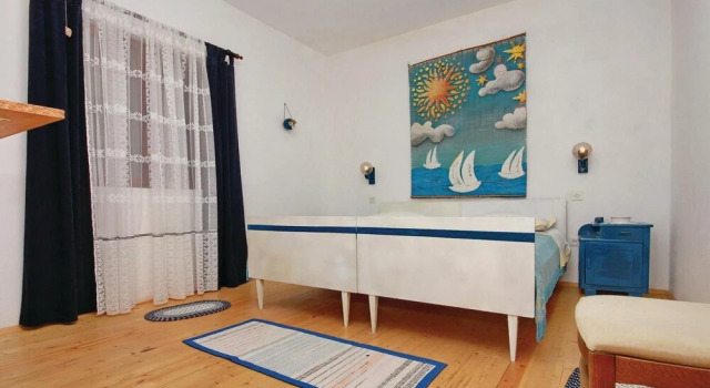 Nice Home in Brna With 3 Bedrooms and Wifi, Prenota Hotel Hotel a Croatian Islands con parcheggio, Parcheggio