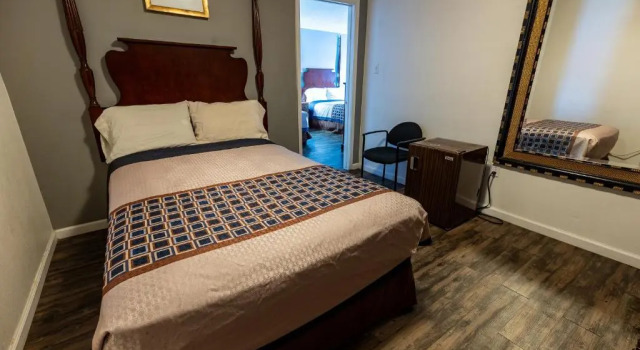 Трёхместный номер Standard American Inn & Suites Russellville