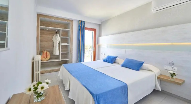 Кровать в общем номере Gavimar Ariel Chico Hotel and Apartments