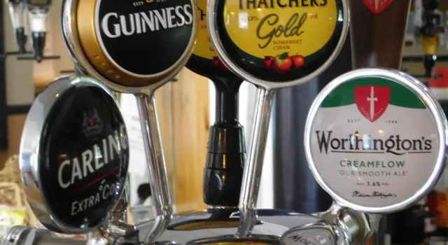 The Railway Inn, Book Pension Forden Powys