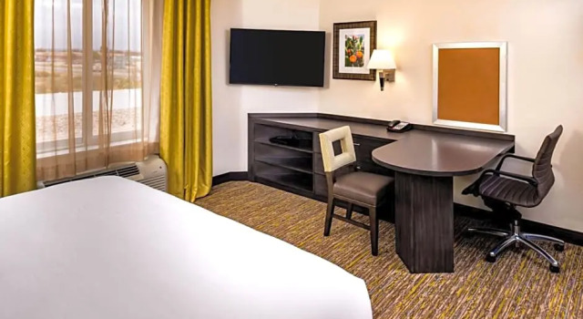 Студия Candlewood Suites Carlsbad South by IHG