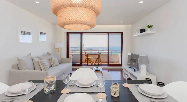 Liiiving in Matosinhos - Seaside Balcony Apartment, Забронировать Апартаменты/квартира Порту Регион Порту, рядом с Форт Сан-Франциско-ду-Кейхо