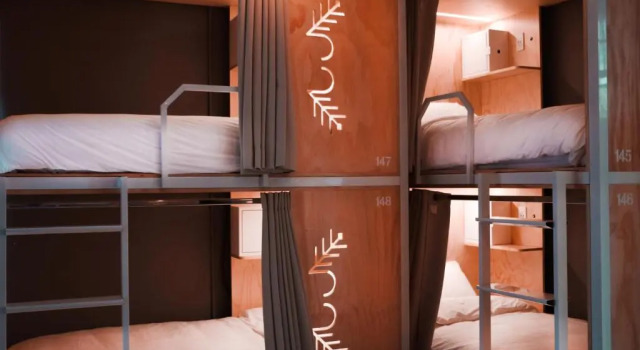 Кровать в общем номере Casa Pepe
