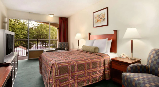 Двухместный номер Standard Travelodge by Wyndham Waukegan Gurnee