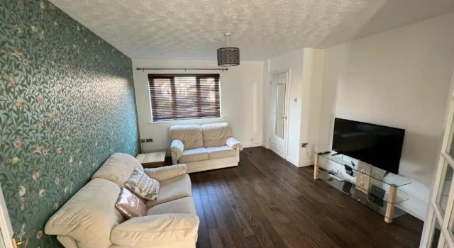 3 Bedroom house-close to Manchester airport-Free parking-private garden, Забронировать Дом для отпуска Сейл Большой Манчестер
