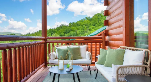Коттедж Evergreen Lodge by Avantstay Indoor Heated Pool + Game Room + Movie Theater + Hot Tub Mtn Views + Pigeon Forge