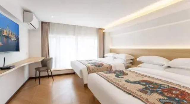 Weihai Jiaqi Hotel (Weihai high speed railway bus terminal store)