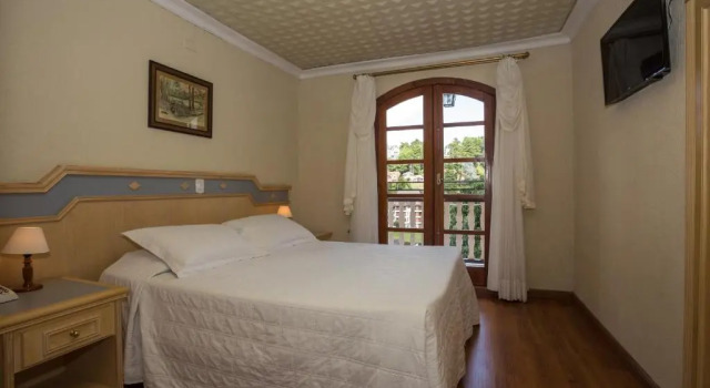 Двухместный номер Deluxe с балконом Hotel Leão da Montanha
