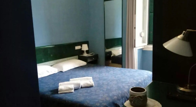 Hotel Suisse, Забронировать Отель Отели Генуи с парковкой, рядом с Станция метро Sarzano/Sant'Agostino, Парковка