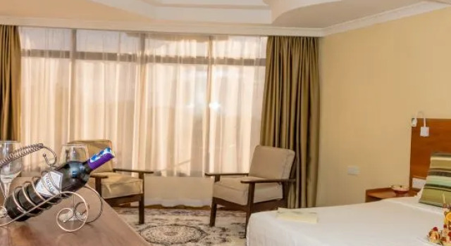 Полулюкс The Glacier Hotel Nanyuki
