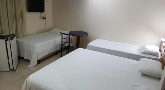 Четырёхместный номер Standard Oft Plaza Oeste Hotel