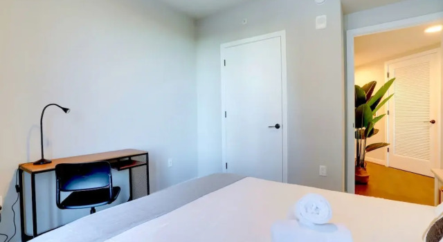 Апартаменты Comfort с 2 комнатами с балконом и с видом на город Cozy Apartments Near the Metro