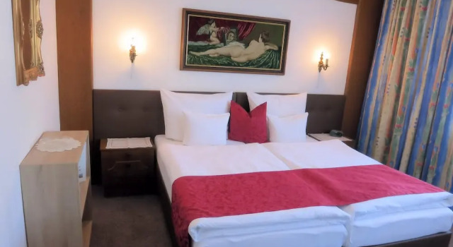 Четырёхместный номер Comfort c 1 комнатой с балконом и с видом на горы Gästehaus Burgi