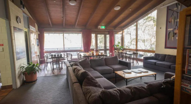 Кровать в общем номере (мужской номер) YHA Thredbo
