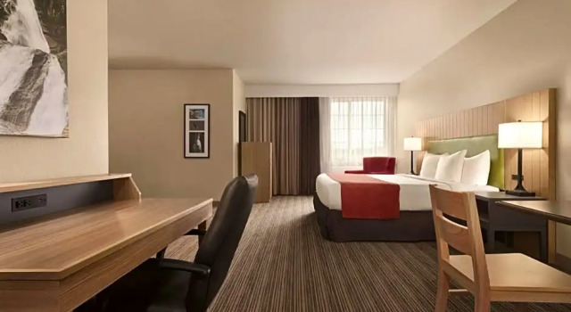 Люкс Country Inn & Suites by Radisson, Eagan, MN