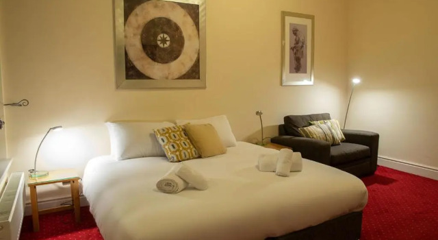 Трёхместный номер Standard The Knighton Hotel