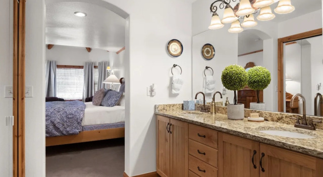 Коттедж Family Getaway~pool, Hot Spring, Scuba & Ice Castles 727 4 Bedroom Home by RedAwning