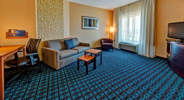 Двухместный люкс с 2 комнатами Fairfield Inn & Suites by Marriott Oklahoma City NW Expressway/Warr Acres