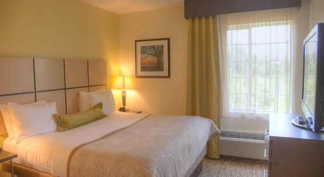 Двухместный номер Standard Candlewood Suites Alexandria by IHG
