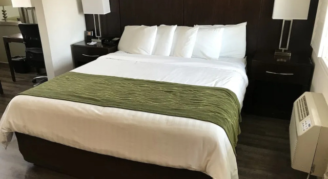 Двухместный номер Deluxe Hi View Inn & Suites
