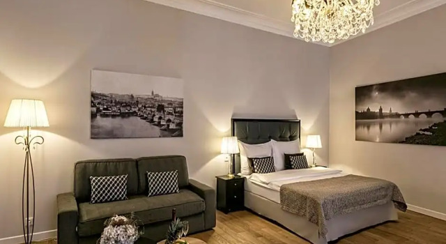 Полулюкс Little King Hotel U Malvaze
