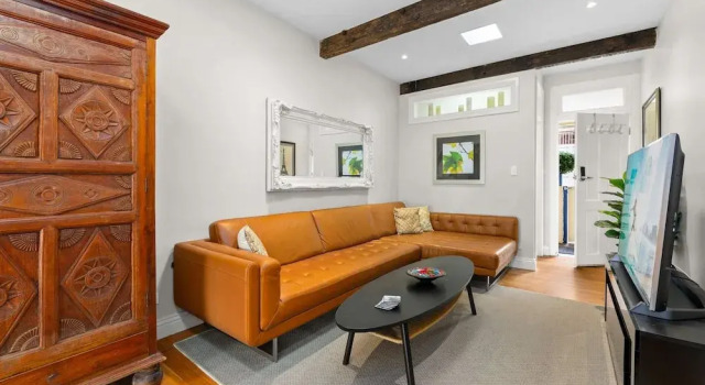 Апартаменты Elegant 1-bed With Study by Balmain Wharf